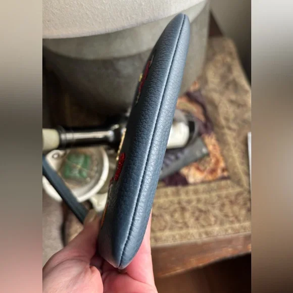 Authentic COACH Leather heart/spaceship/bicycle zip top card wristlet - Picture 7 of 11